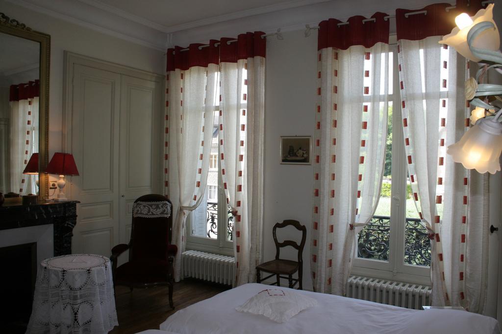 Chambre D'Hotes L'Ambroise トロワ エクステリア 写真