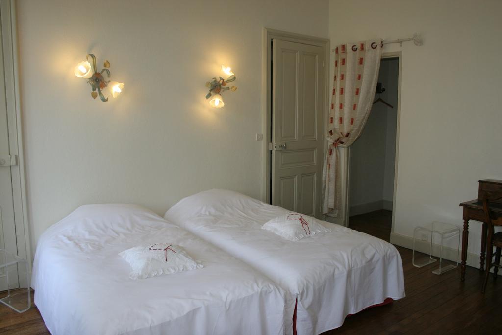 Chambre D'Hotes L'Ambroise トロワ エクステリア 写真