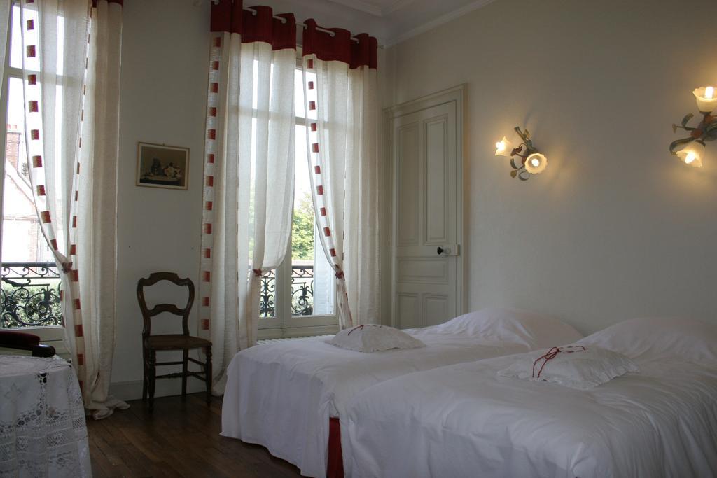 Chambre D'Hotes L'Ambroise トロワ エクステリア 写真