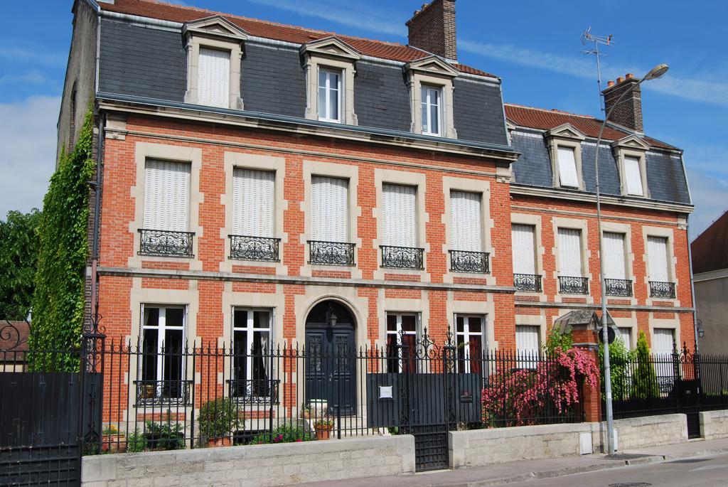 Chambre D'Hotes L'Ambroise トロワ エクステリア 写真