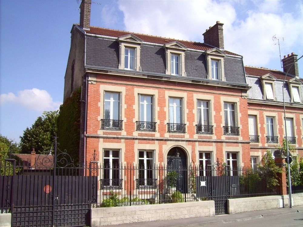 Chambre D'Hotes L'Ambroise トロワ エクステリア 写真